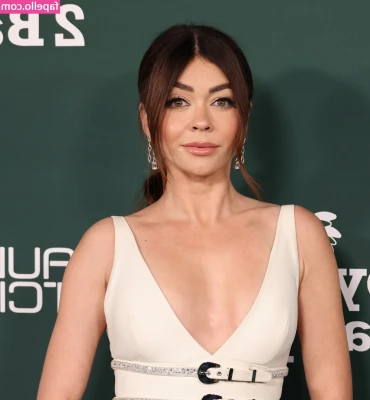 Sarah Hyland [ sarah-hyland ] - Modelling in a gown, NUDE