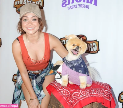 Sarah Hyland [ sarah-hyland ] - A crazy weekend, Are’t allowed to film in the kitkat club.