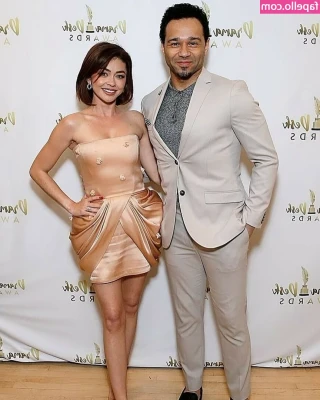 Sarah Hyland [ sarah-hyland ] - Getting ready for a Christmas party and feeling like I should just