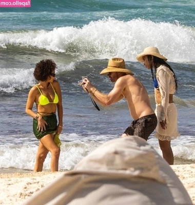 Sarah Hyland [ sarah-hyland ] - Vid: 0051