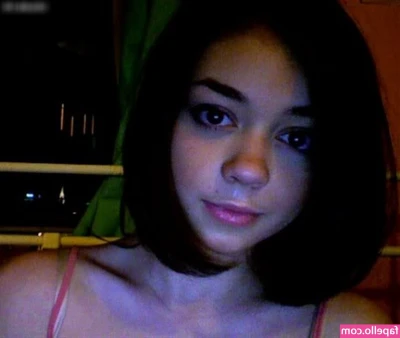 Sarah Hyland [ sarah-hyland ] - Would you like to sunbathe with me sometime?