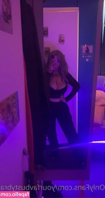 yourfavbustybrat - https onlyfans com momma03