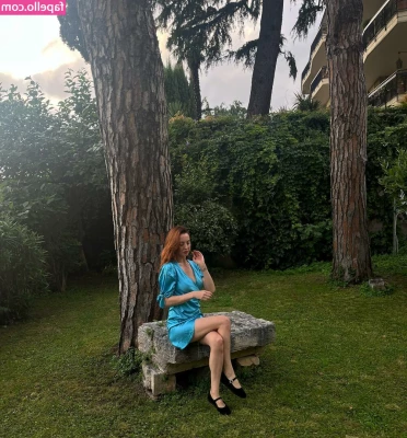 Eva Amurri [ eva-amurri ] - Con addosso solo il mio vestito a rete gioco con la mia passerina e