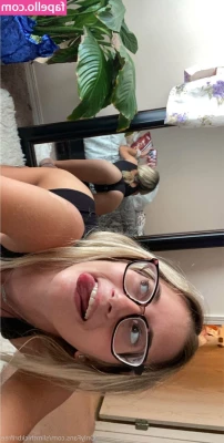 slimthickbrifree - I'm into rock & roll now, maybe you can rock and roll my booty