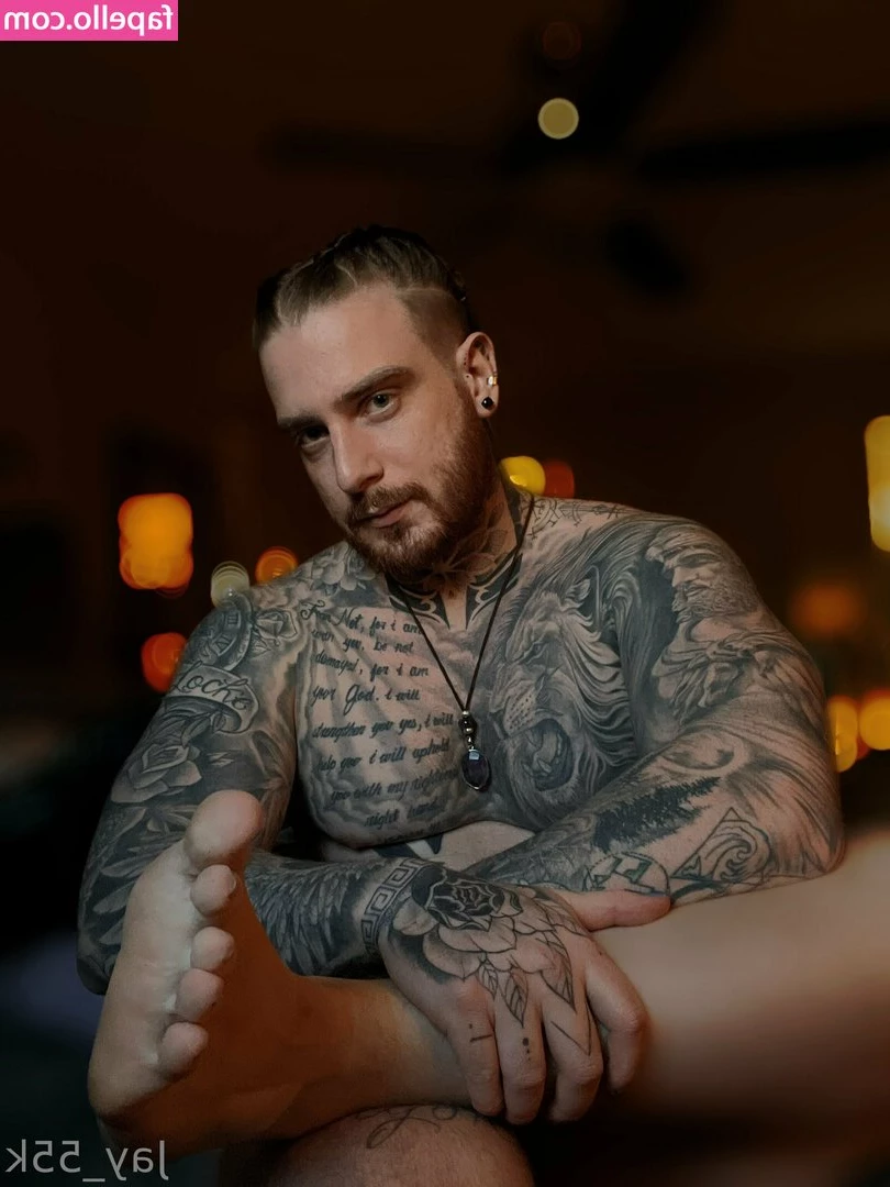 jay_55k [ jay-55k ] - Happy Thursday 🖤