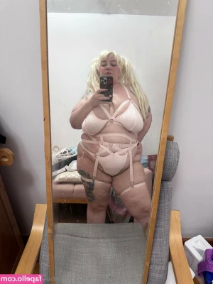 genevievelafleur - Who wants a new cream pie video? 💦💦 If we make it $500 I will