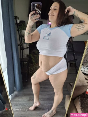 corirose - I can dance for you for hours honey and show my beautiful body curves