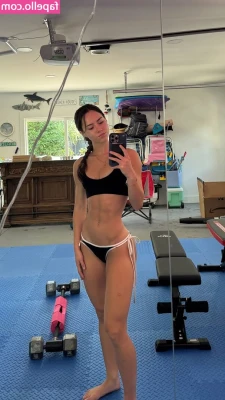 Katelyn Ernst [ katelyn-ernst ] - Making a heart bikini. The titties god destroyed as soon as I tried