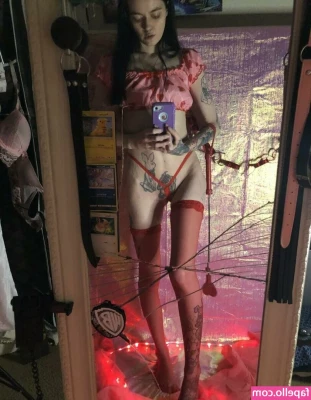 Katelyn Ernst [ katelyn-ernst ] - I Just Came From The Gym Imagine What My Feet Smell Like