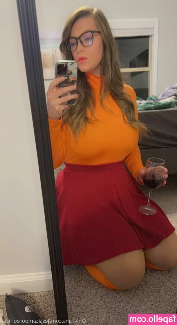 jessicamooreofficial - Dropping my most intense scene to date in the DM s for half price  lt