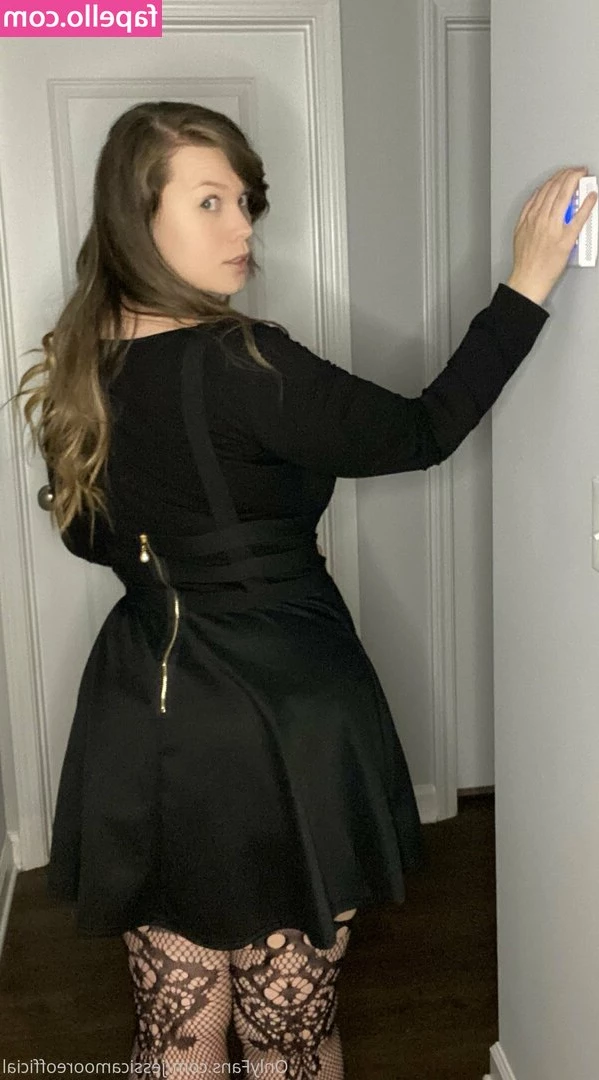 jessicamooreofficial - If you would like to treat me to something to my birthday this