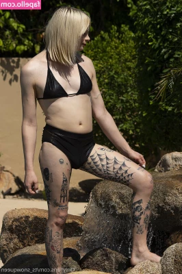 ts_snowqueen [ ts-snowqueen ] - Post Workout Bliss and feeling up to no good tonight  Playful and
