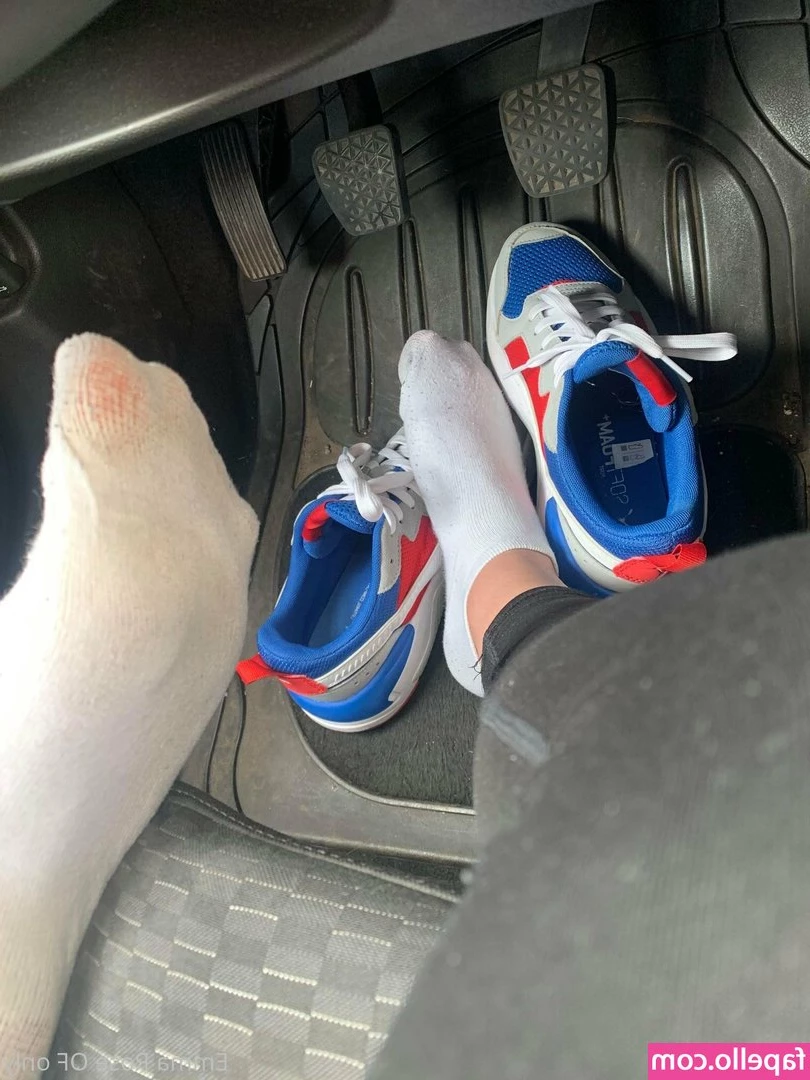 twofeet10toes - Je ne suis pas contre un massage    feet  pieds  massage  sexy