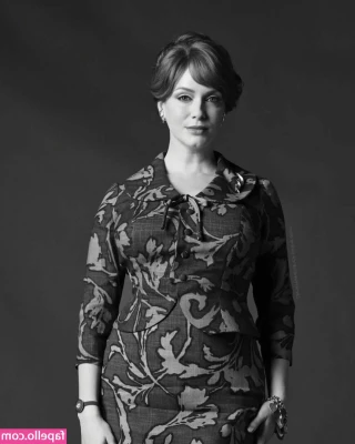 Christina Hendricks [ christina-hendricks ] - De fiesta