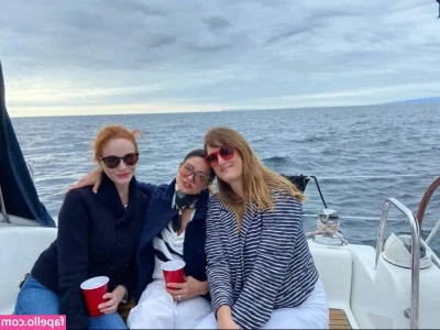 Christina Hendricks [ christina-hendricks ] - My lovely friend  thatmumnextdoorx