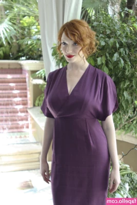 Christina Hendricks [ christina-hendricks ] - Who wants to see what