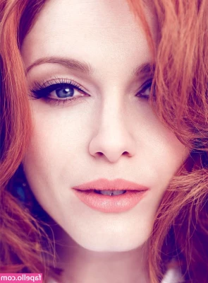Christina Hendricks [ christina-hendricks ] - Early morning sexting session left me creamyy