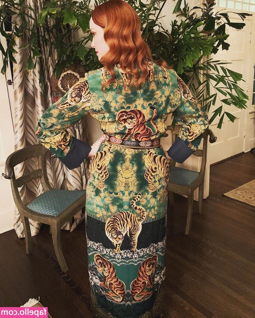 Christina Hendricks [ christina-hendricks ] - Hi my bby