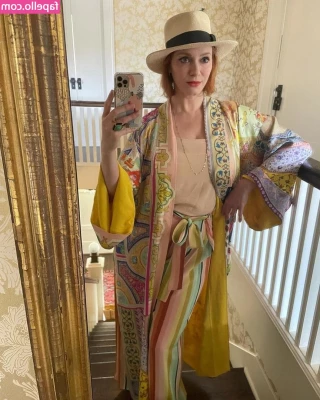Christina Hendricks [ christina-hendricks ] - Just a check in. And sending a dance challenge from Fran for those of