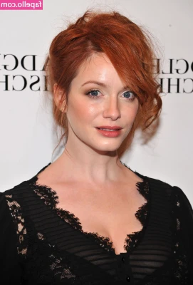 Christina Hendricks [ christina-hendricks ] - Good morning ☀️