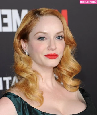 Christina Hendricks [ christina-hendricks ] - Schönen heißen Sonntag euch allen💋🔥