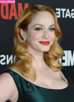 Christina Hendricks [ christina-hendricks ] - Who’s going to Art Basel ✨