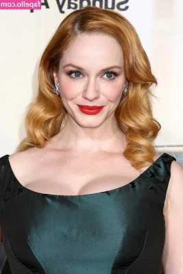 Christina Hendricks [ christina-hendricks ] - 🥵🥵🥵 who wanna see some more 😜