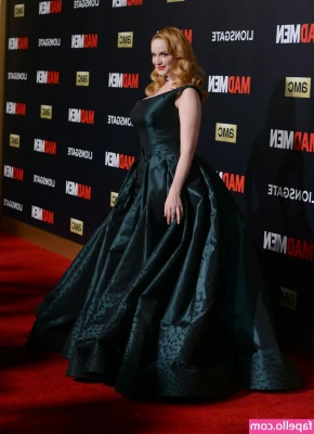 Christina Hendricks [ christina-hendricks ] - Today she was in the mood to make a smoothy and of course it was made