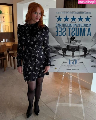Christina Hendricks [ christina-hendricks ] - Happy Saturday Sluts! If you want to see something hot, tip $50 today