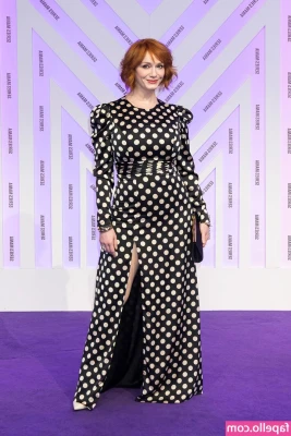 Christina Hendricks [ christina-hendricks ] - Wanna slide in?🤤🍆