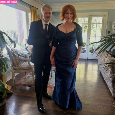 Christina Hendricks [ christina-hendricks ] - Since y’all asked to see the front 😉