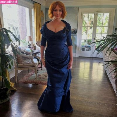 Christina Hendricks [ christina-hendricks ] - Just in case you’ve been missing my big titties! I hope everyone is