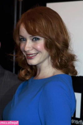 Christina Hendricks [ christina-hendricks ] - Today in green 💚