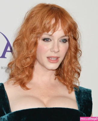 Christina Hendricks [ christina-hendricks ] - Look at all that juiciness