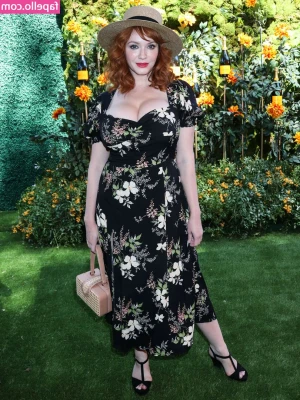Christina Hendricks [ christina-hendricks ] - Love shopping on a sub’s dime!