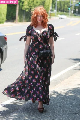 Christina Hendricks [ christina-hendricks ] - Todays random pics. 🍑 🦵 🧦 👗