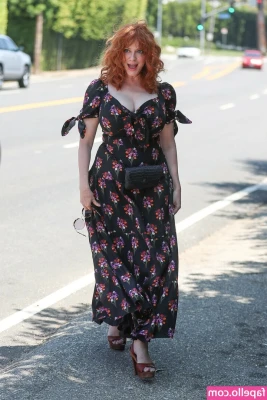 Christina Hendricks [ christina-hendricks ] - Juicy AF