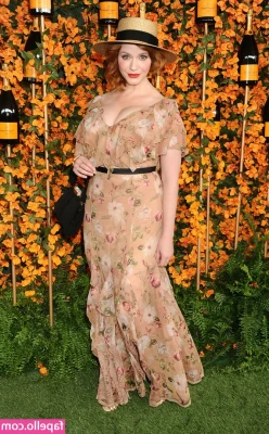 Christina Hendricks [ christina-hendricks ] - Bullseye💦🎯