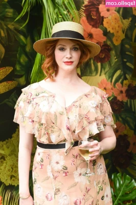 Christina Hendricks [ christina-hendricks ] - Bronzed chocolate doll! 😉