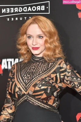 Christina Hendricks [ christina-hendricks ] - Todaaa Está vista para tii papi 😈❤️‍🔥💦