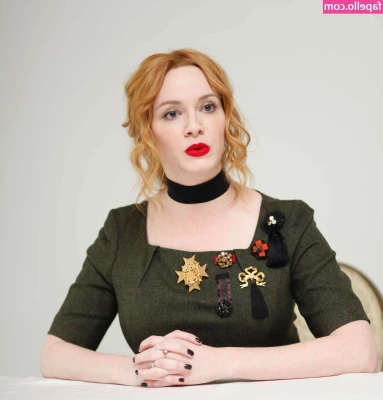 Christina Hendricks [ christina-hendricks ] - Samen carnaval vieren??? 💦💦💦💦🍆