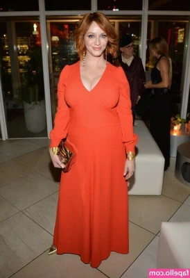 Christina Hendricks [ christina-hendricks ] - Getting my tan on!