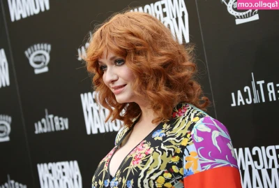 Christina Hendricks [ christina-hendricks ] - How many handfulls?