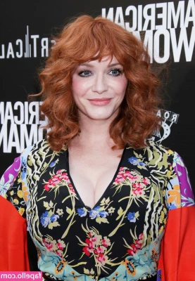 Christina Hendricks [ christina-hendricks ] - Silver mode.