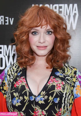 Christina Hendricks [ christina-hendricks ] - Cute pussy an cute nails xoxo