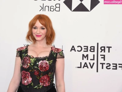 Christina Hendricks [ christina-hendricks ] - ⚠️FREE SUBSCRIPTION⚠️ What an angel @small_mia is so kinky