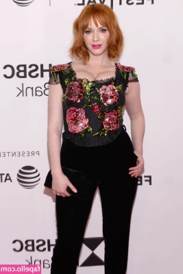Christina Hendricks [ christina-hendricks ] - Threesome with Camilo