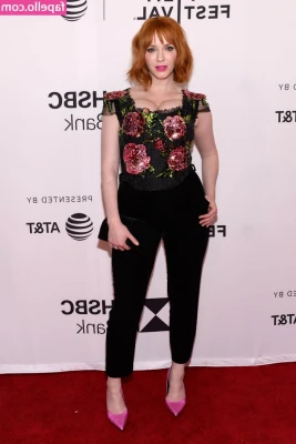 Christina Hendricks [ christina-hendricks ] - Ooops… 💦
