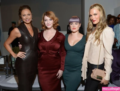 Christina Hendricks [ christina-hendricks ] - Hummm fat pussy! Hummm que ppka gorda!