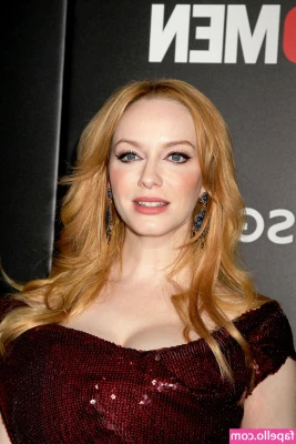 Christina Hendricks [ christina-hendricks ] - how’s your day going 👀👀